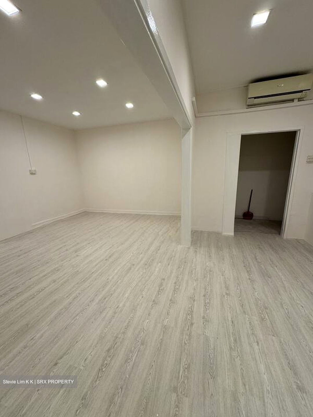 Goldhill Shopping Centre (D11), Office #530819621
